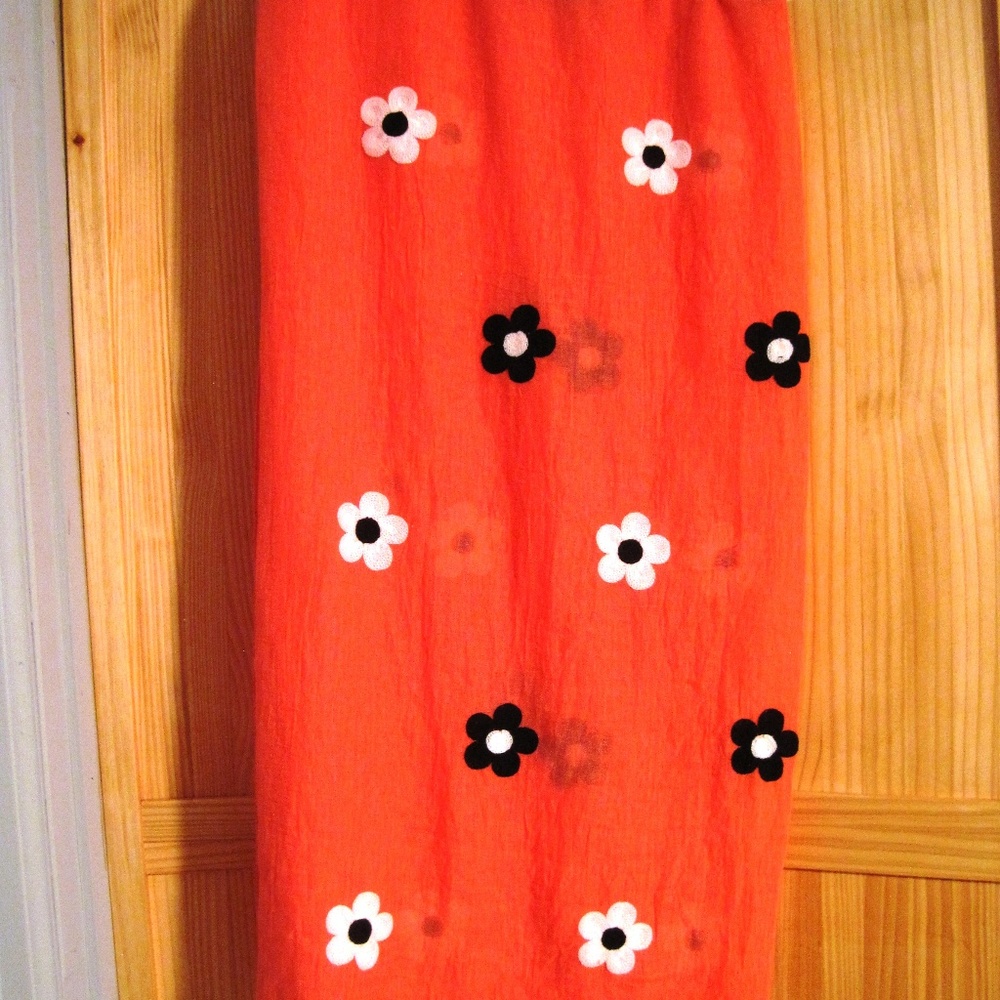 Large Scarf/Cover, Embroidered Flrs Melon Blk Wht